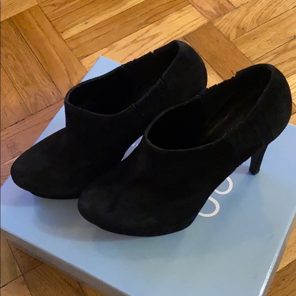 Kenneth Cole 7M- Fox Not platform suede heels - Picture 2 of 3